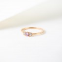 Anillo de oro rosa con zafiro rosa y diamantes (74R0083ZR)